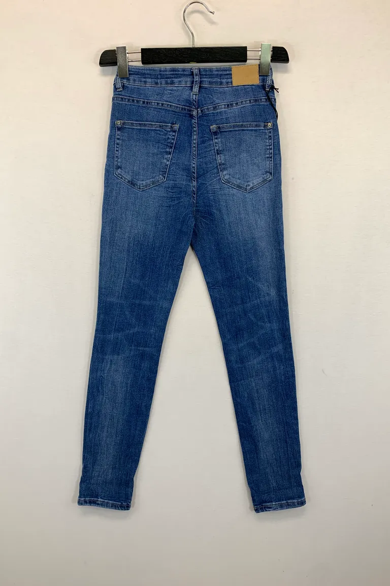 Jeans - Image 2