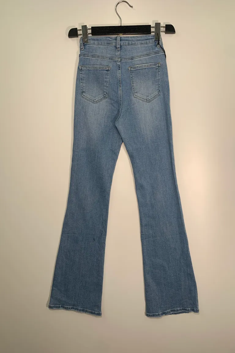 Jeans - Image 2