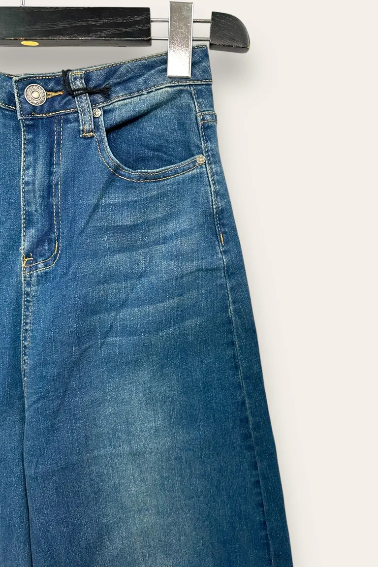 Jeans - Image 2