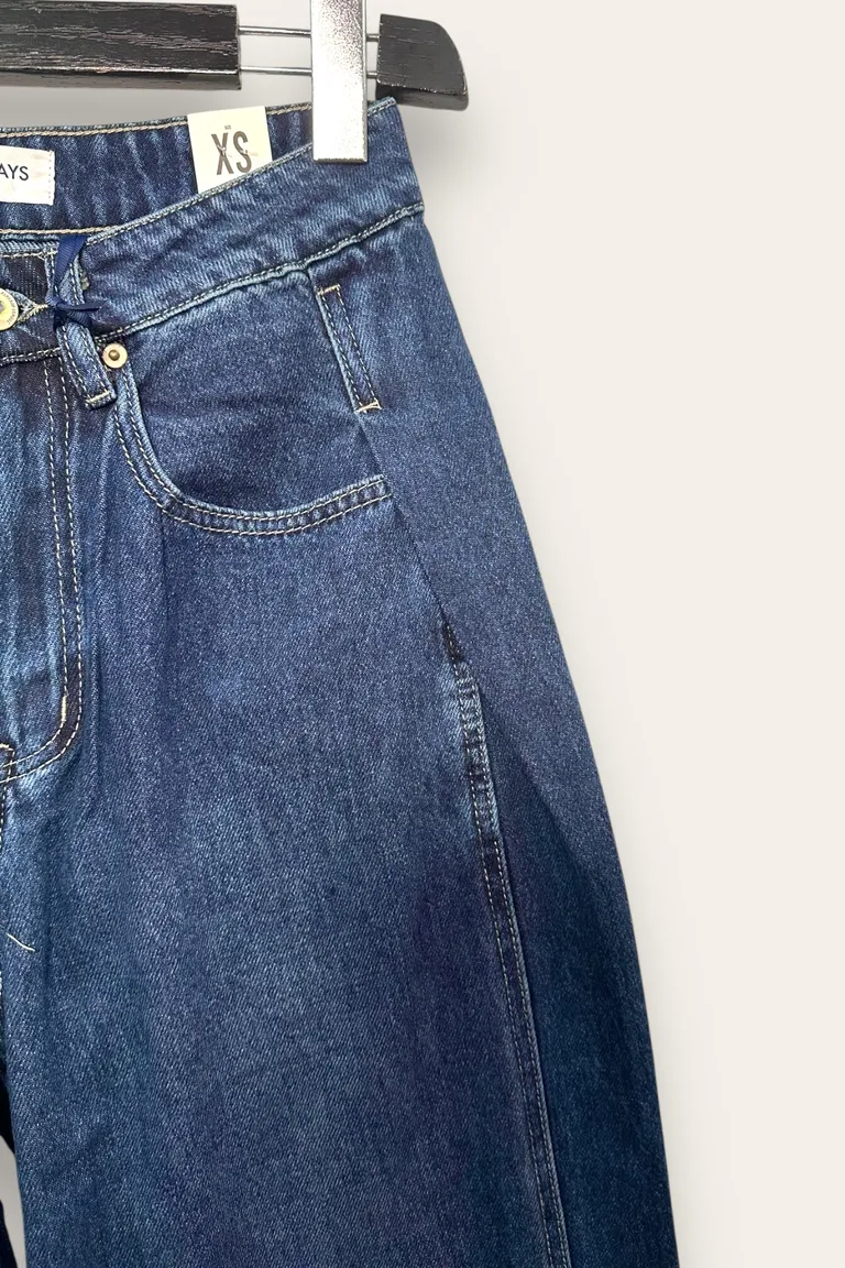 Jeans - Image 2