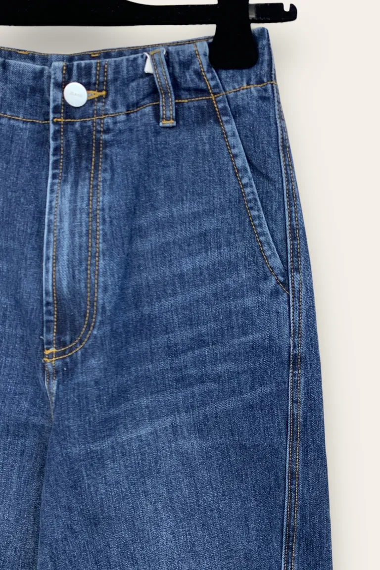 Jeans - Image 2
