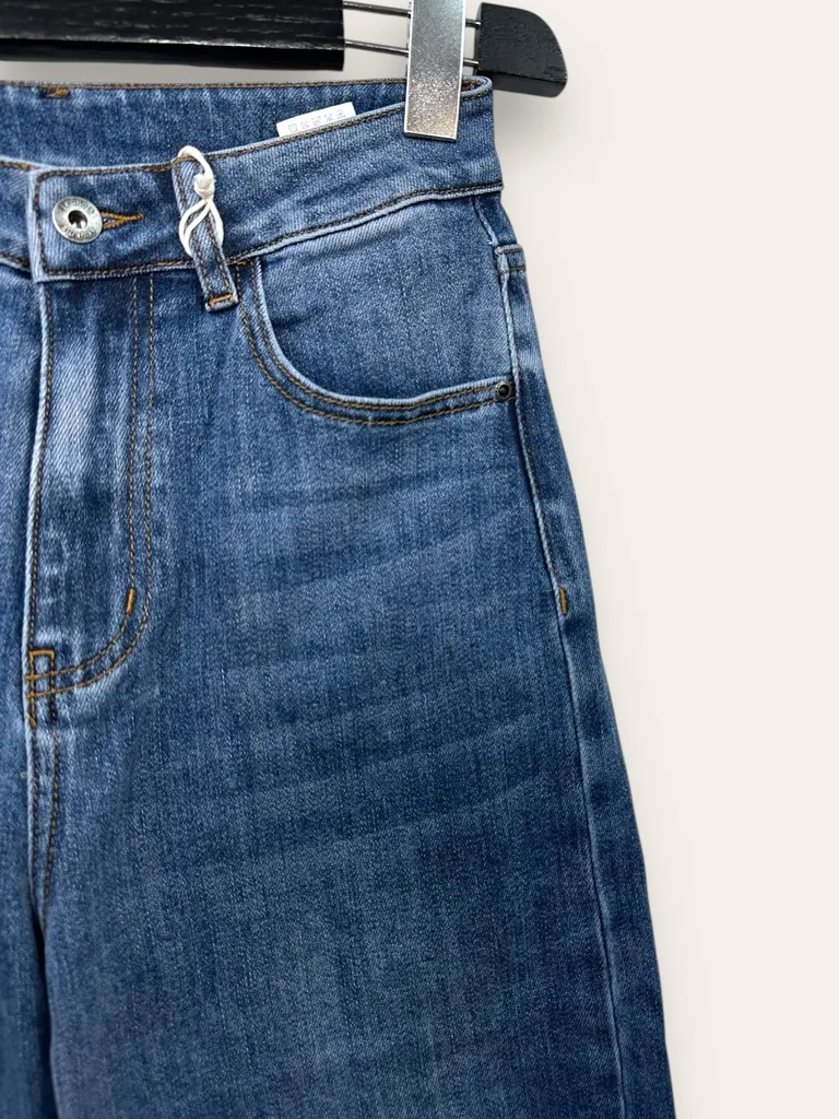 Jeans - Image 2