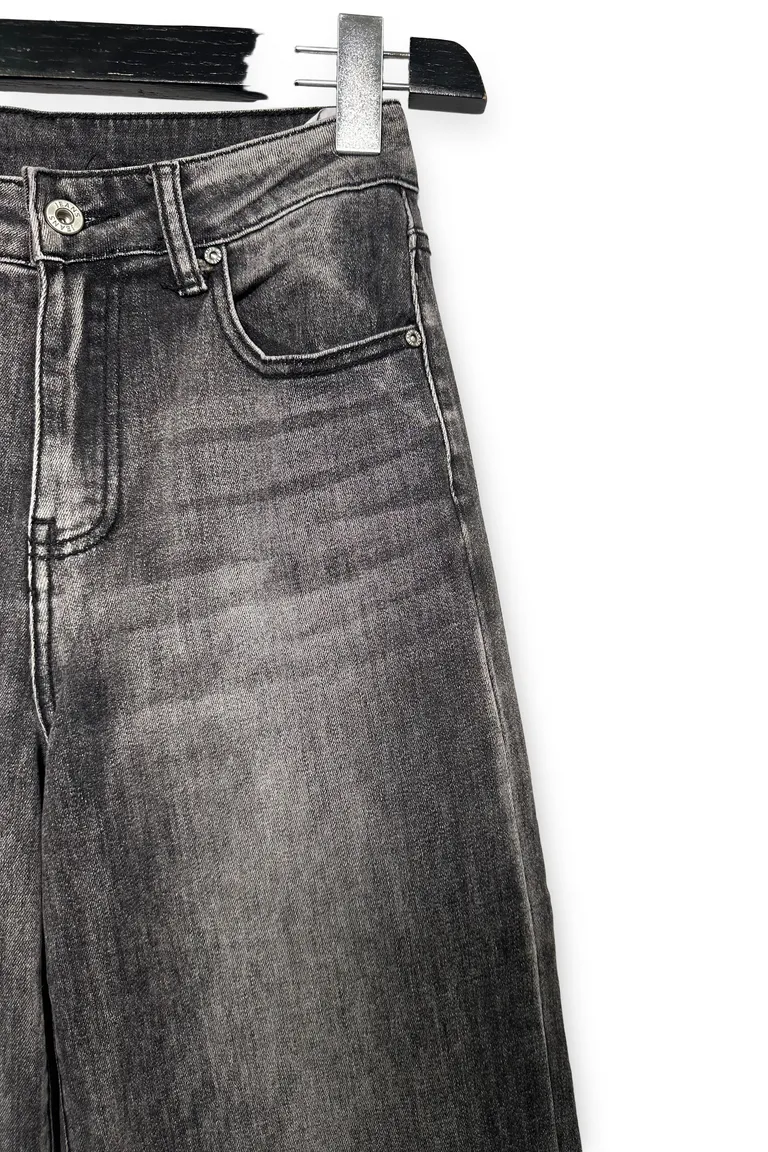 Jeans - Image 2