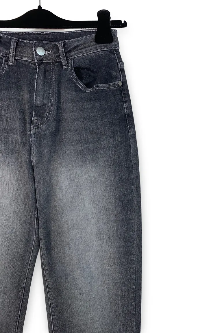 Jeans - Image 2