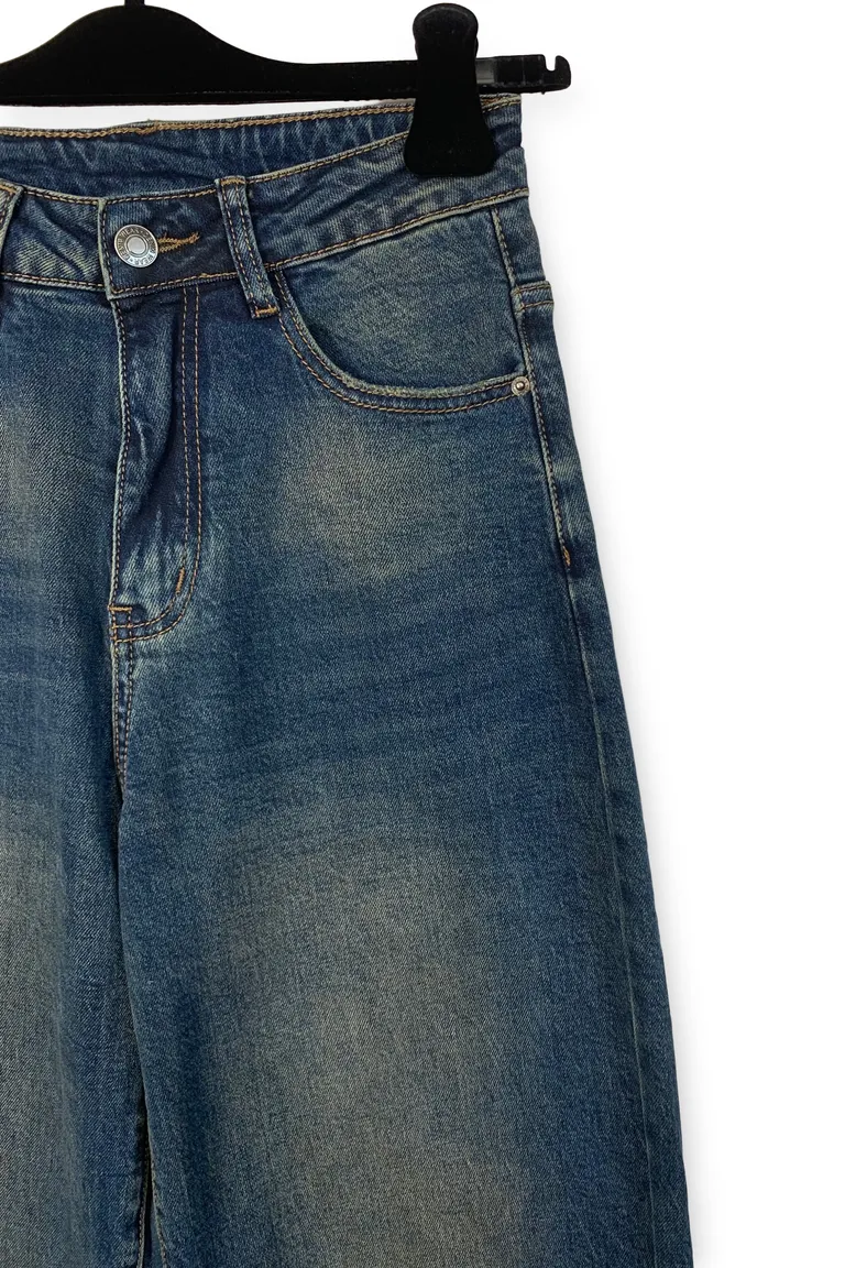 Jeans - Image 2