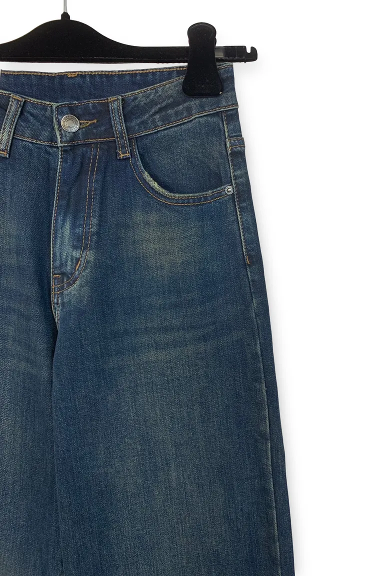 Jeans - Image 2