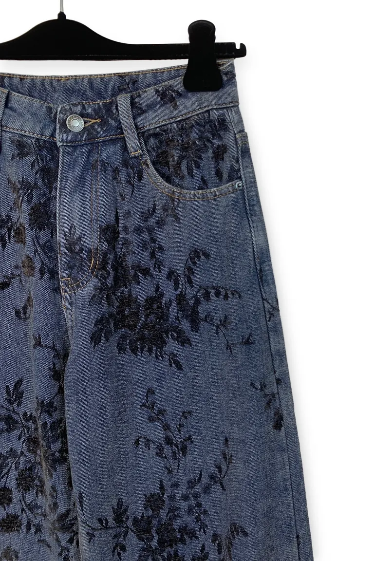 Jeans - Image 2