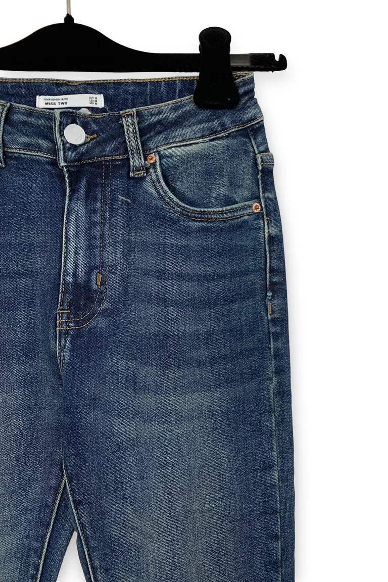 Jeans - Image 2