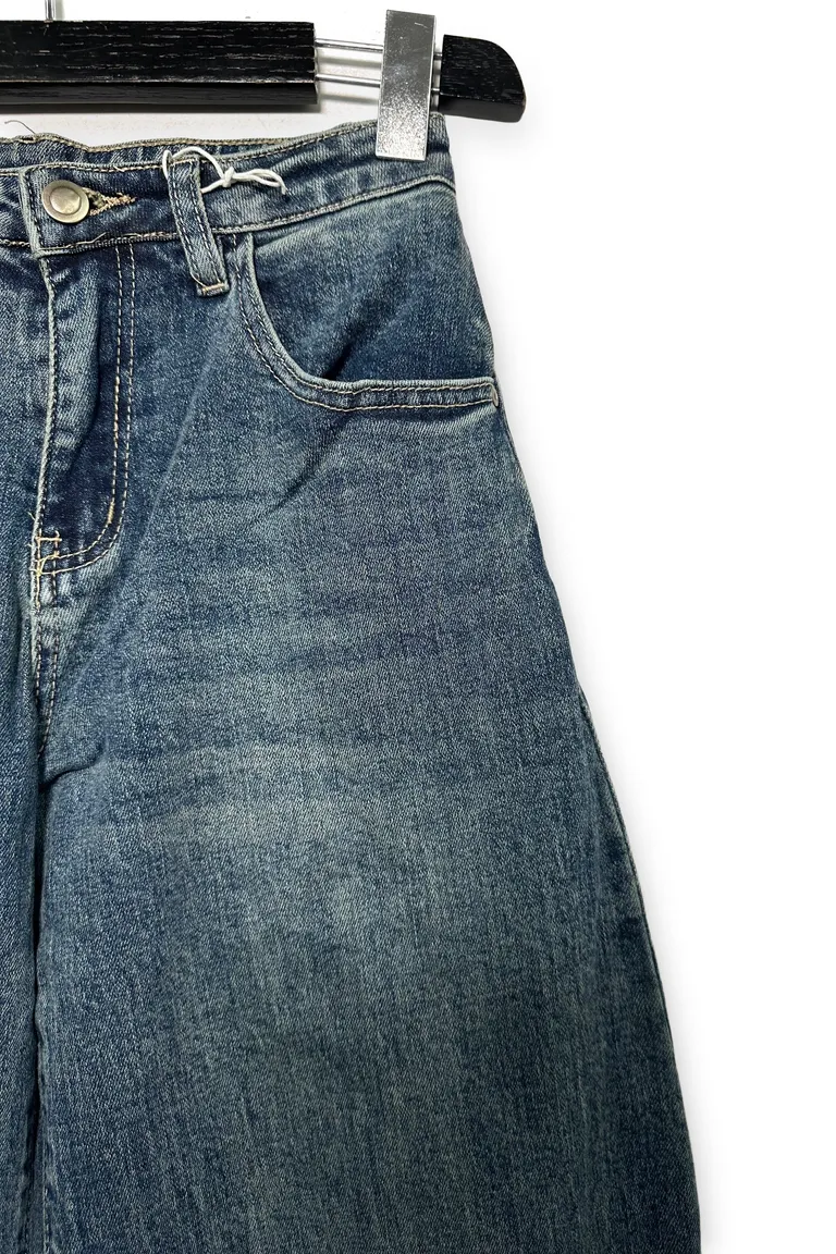 Jeans - Image 2