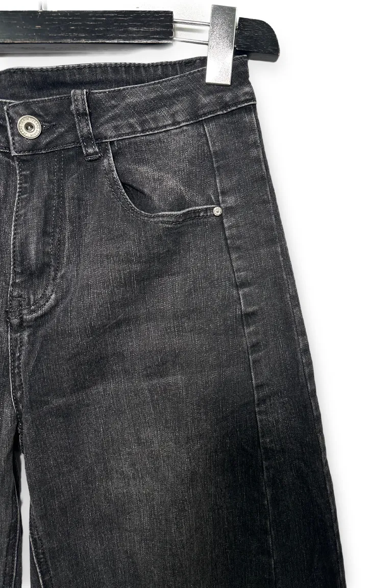 Jeans - Image 2