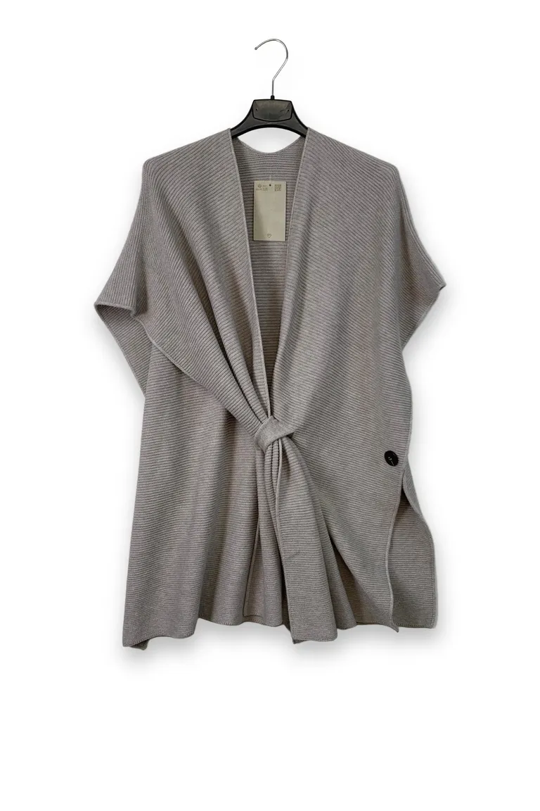 Poncho - Image 8